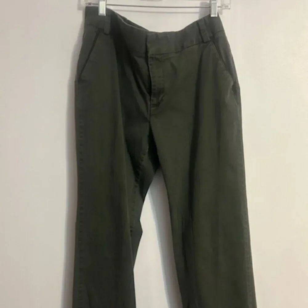 Dockers Women Green straight leg cuffed pants, size 12